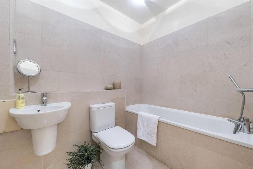 Luxurious Serviced Apt Next To The City Of London And Tower Bridge Apartman Kültér fotó